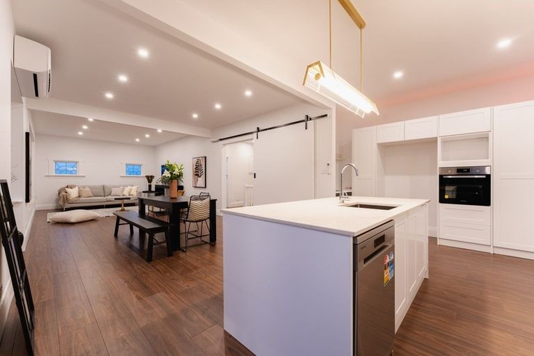 Photo of property in 104 Forbury Road, Saint Clair, Dunedin, 9012