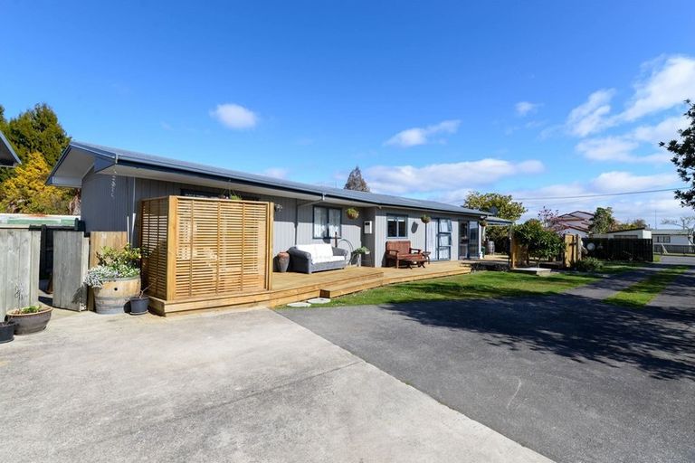 Photo of property in 32 Willow Avenue, Hannahs Bay, Rotorua, 3010