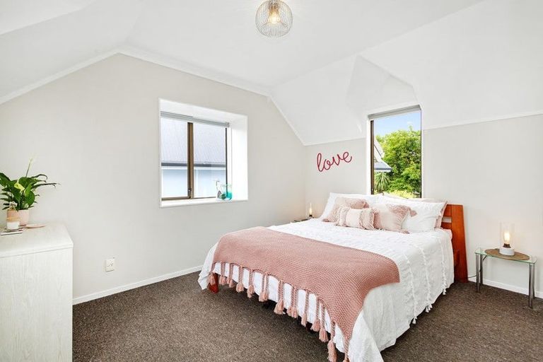 Photo of property in 2/44 Randwick Crescent, Moera, Lower Hutt, 5010