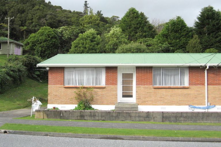 Photo of property in 113-115 Horoeka Street, Stokes Valley, Lower Hutt, 5019
