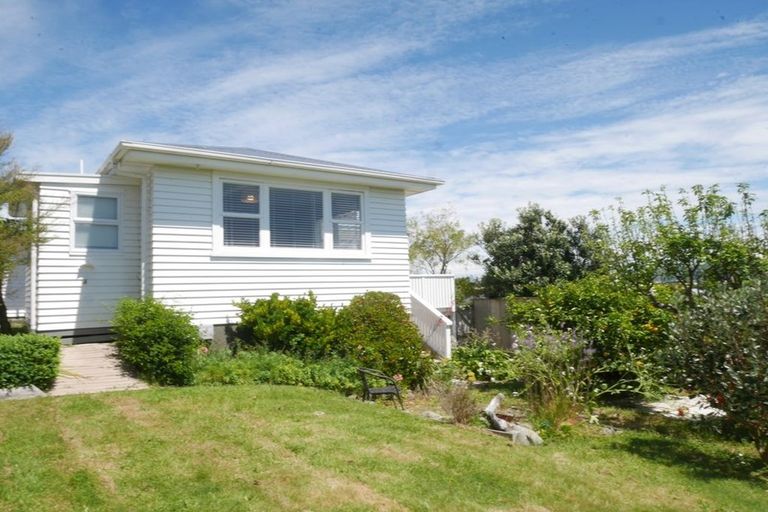 Photo of property in 24 Eatwell Avenue, Paraparaumu Beach, Paraparaumu, 5032