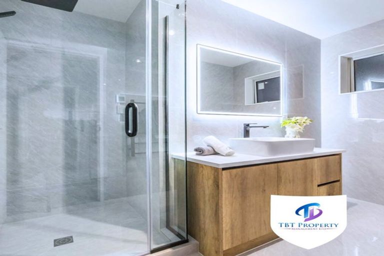 Photo of property in 17 Bushfield Drive, Flat Bush, Auckland, 2019