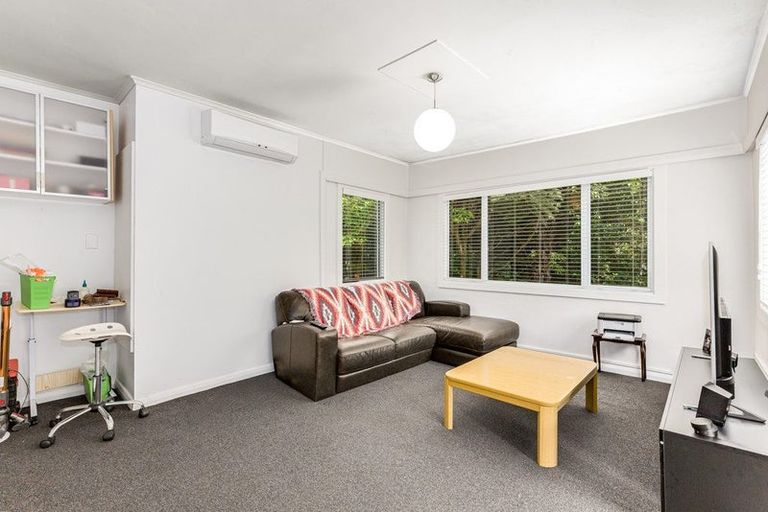 Photo of property in 13b Kim Street, Khandallah, Wellington, 6035