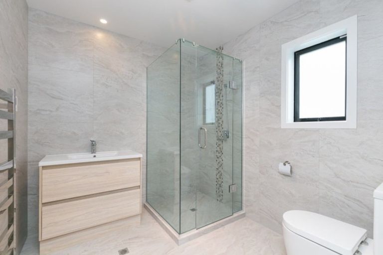 Photo of property in 6 Pihipihi Way, Crofton Downs, Wellington, 6035