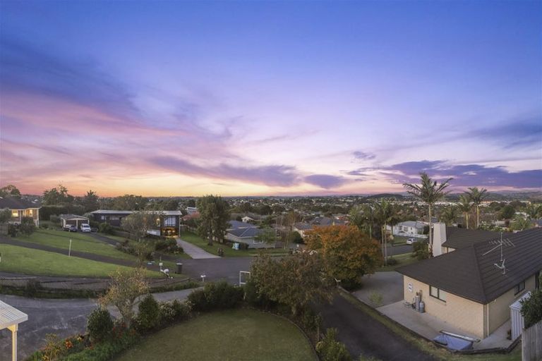 Photo of property in 12 Bilkey Avenue, Pukekohe, 2120