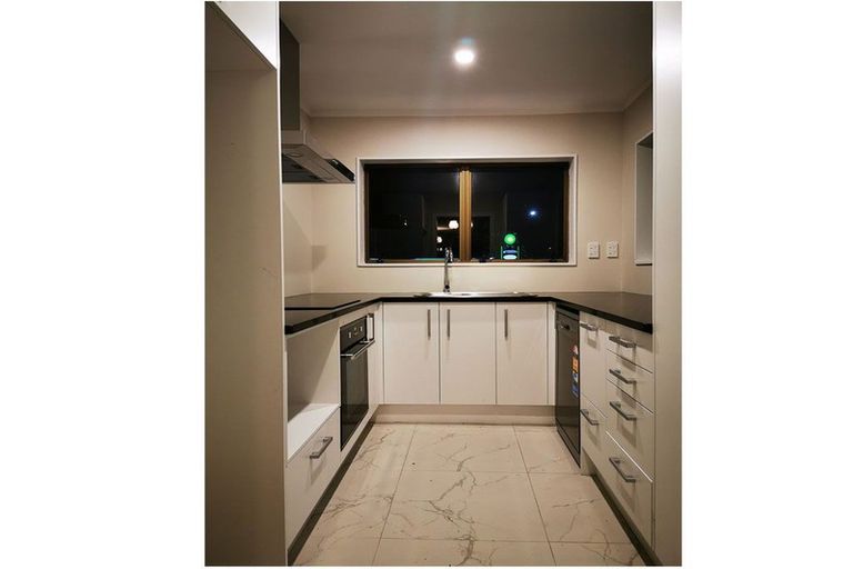 Photo of property in 1/320 Pakuranga Road, Pakuranga Heights, Auckland, 2010