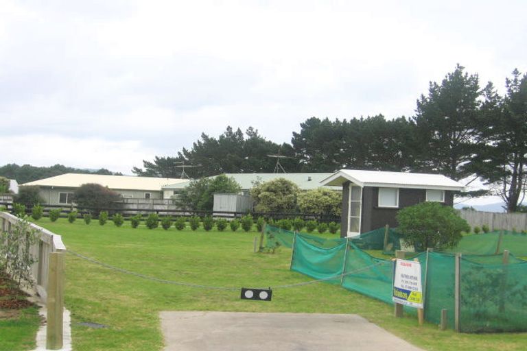 Photo of property in 172 Sands Crescent, Matarangi, Whitianga, 3592