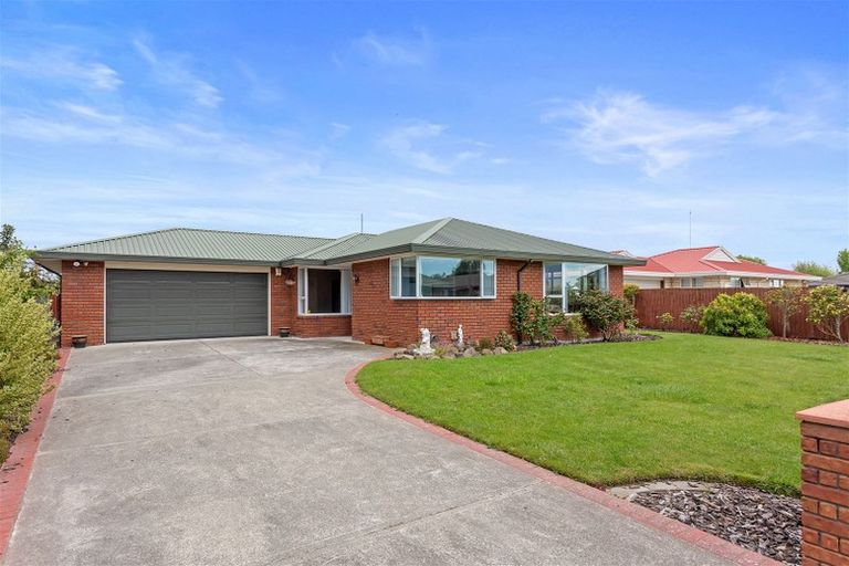 Photo of property in 16 Thistledown Place, Woolston, Christchurch, 8062