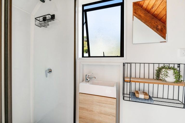 Photo of property in 46 De Luen Avenue, Tindalls Beach, Whangaparaoa, 0930