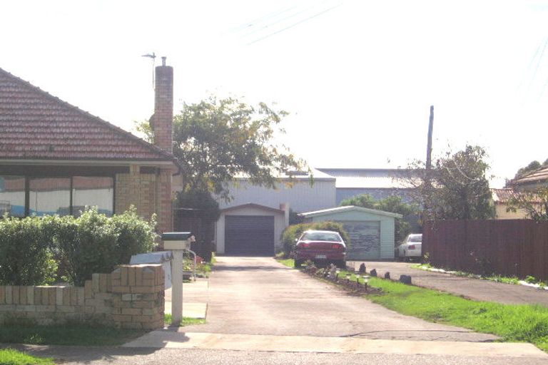 Photo of property in 2/13 Puhinui Road, Manukau, Auckland, 2104