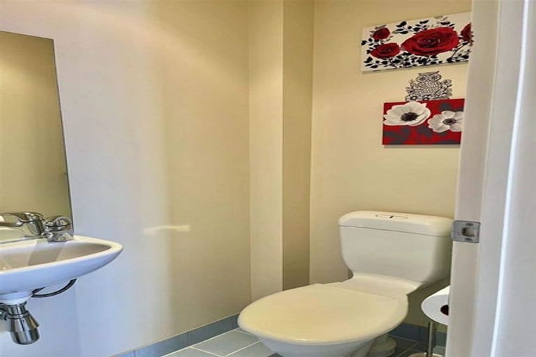 Photo of property in 5l/17 Crown Lynn Place, New Lynn, Auckland, 0600