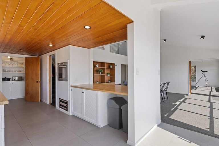 Photo of property in 5 Osmond Lane, Mount Pleasant, Christchurch, 8081