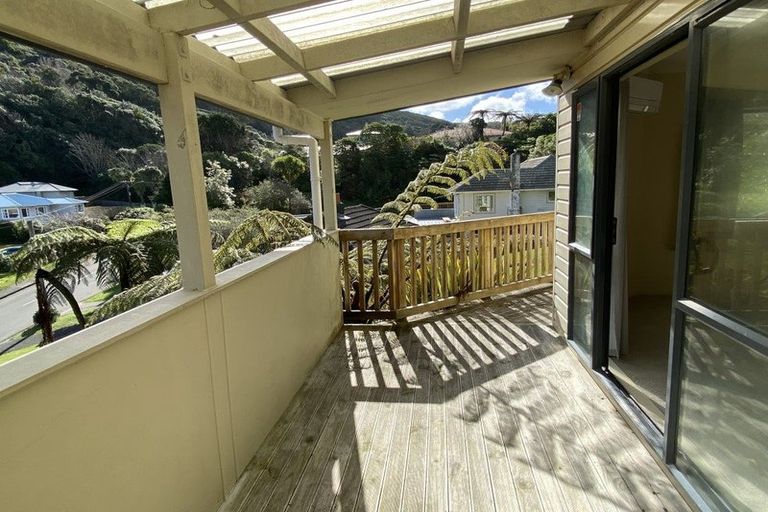 Photo of property in 37 Olivia Crescent, Tawa, Wellington, 5028