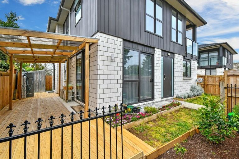 Photo of property in 2 Vanni Lane, Pahurehure, Papakura, 2113