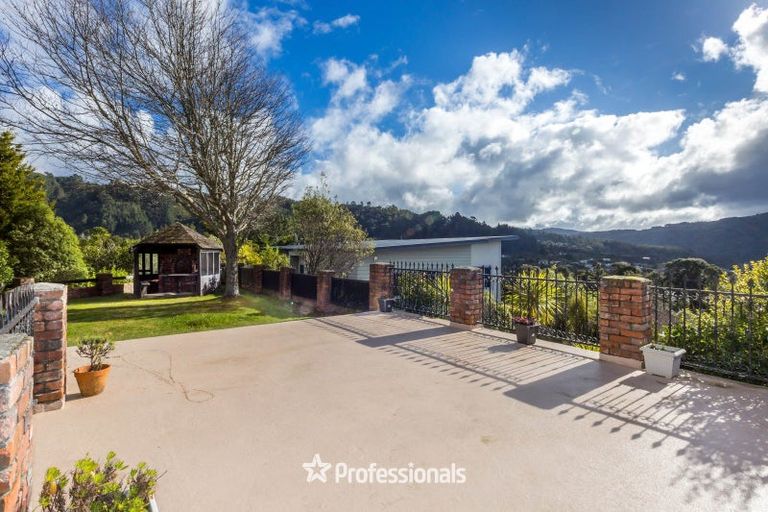 Photo of property in 1 Hobbit Lane, Pinehaven, Upper Hutt, 5371