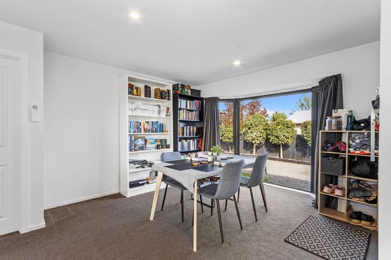 Photo of property in 27 Momorangi Crescent, Redwood, Christchurch, 8051