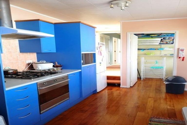 Photo of property in 1 Nan Place, Pakuranga Heights, Auckland, 2010