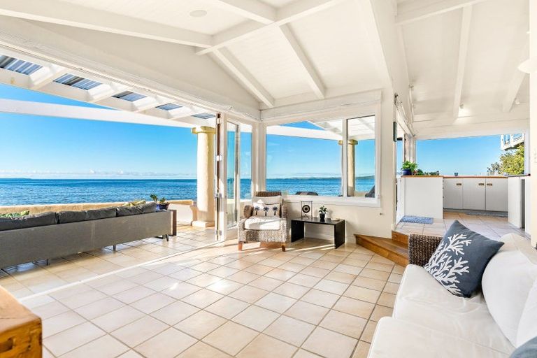 Photo of property in 9a Holiday Road, Milford, Auckland, 0620