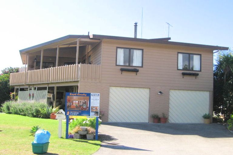 Photo of property in 211 Moana Anu Anu Avenue, Whangamata, 3620