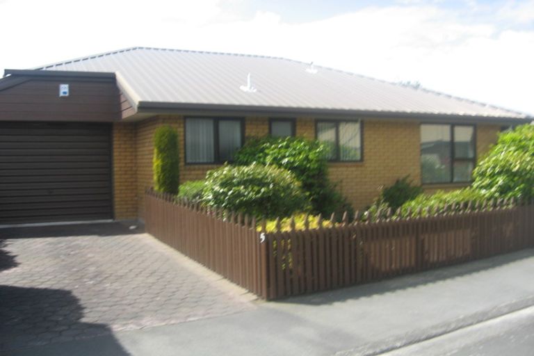 Photo of property in 1/5 Tuscany Place, Beckenham, Christchurch, 8023