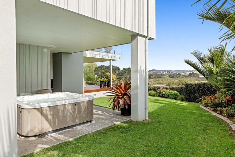 Photo of property in 51 Moffat Road, Red Beach, 0932