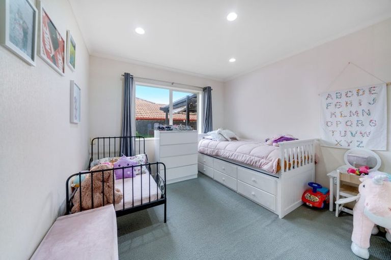 Photo of property in 12 Emmerdale Avenue, Papakura, 2110