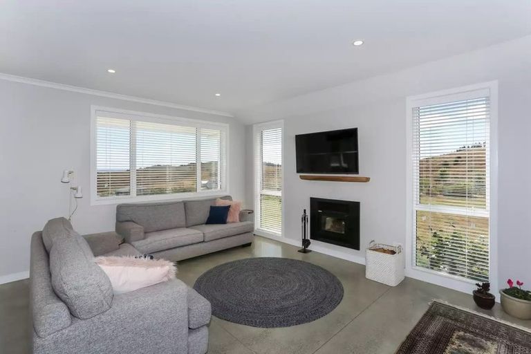 Photo of property in 167 Chamberlain Road, Bombay, 2675