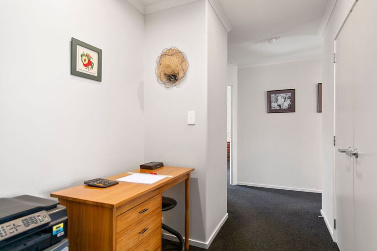Photo of property in 56 Fairfax Crescent, Pyes Pa, Tauranga, 3112