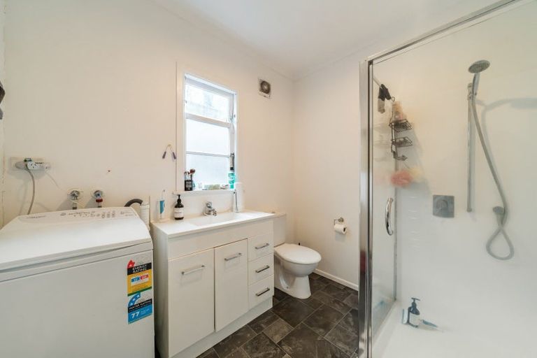 Photo of property in 62 Tio Tio Road, Miramar, Wellington, 6022