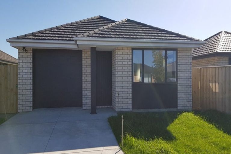 Photo of property in 32 Quinn Crescent, Woodend, 7610