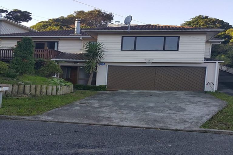 Photo of property in 20a Olivia Crescent, Tawa, Wellington, 5028