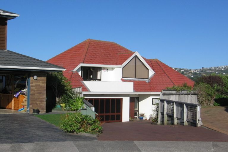 Photo of property in 11 Montrose Grove, Churton Park, Wellington, 6037