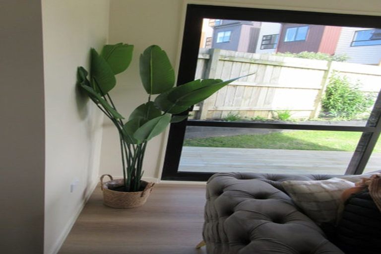Photo of property in 10/2 Nikau Street, New Lynn, Auckland, 0600