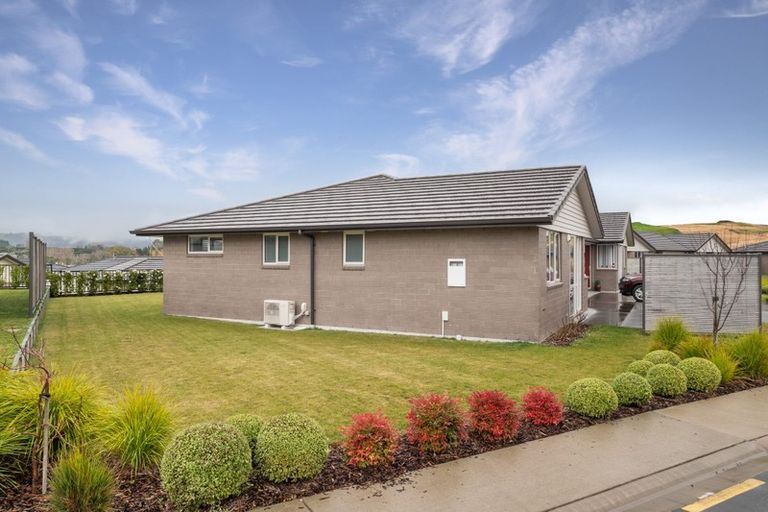 Photo of property in Waterview Estate, 86/4 Greystone Place, Omokoroa, 3114