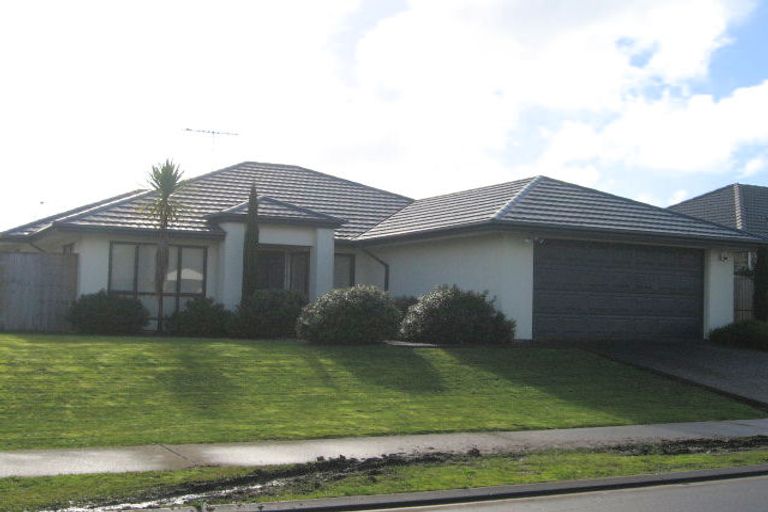 Photo of property in 4 Attymon Lane, East Tamaki, Auckland, 2016