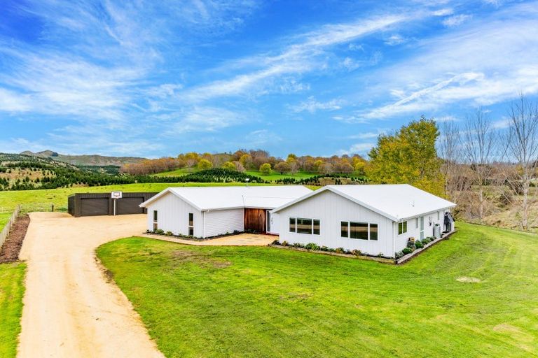 Photo of property in 2506 Kahuranaki Road, Elsthorpe, Havelock North, 4295