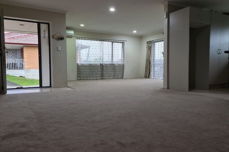 Photo of property in 229 Triangle Road, Massey, Auckland, 0614