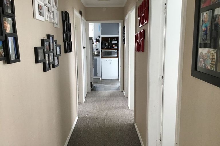 Photo of property in 11 Clyde Crescent, Roslyn, Palmerston North, 4414