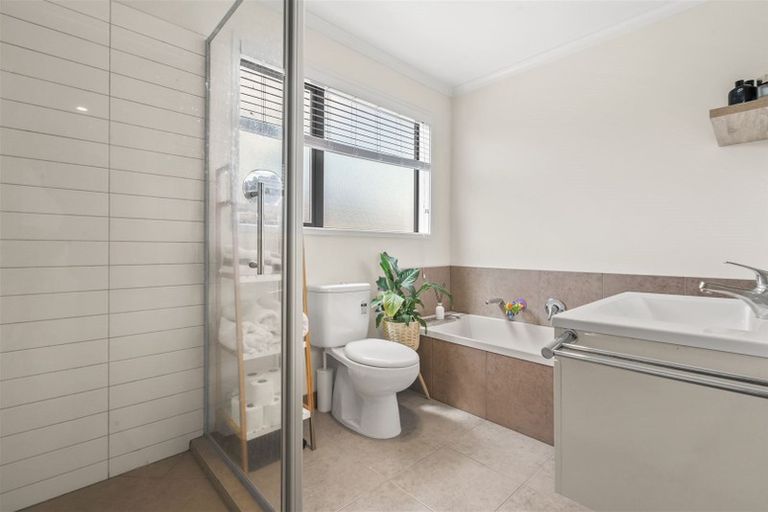 Photo of property in 6 Fermi Lane, Papakura, 2110