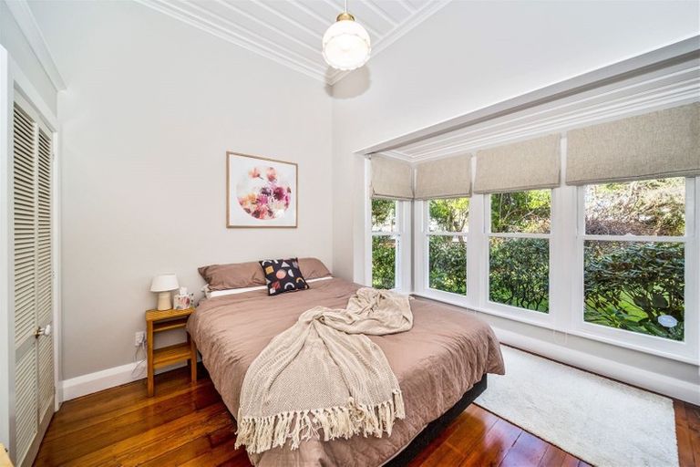 Photo of property in 1 Hunter Street, Hawera, 4610