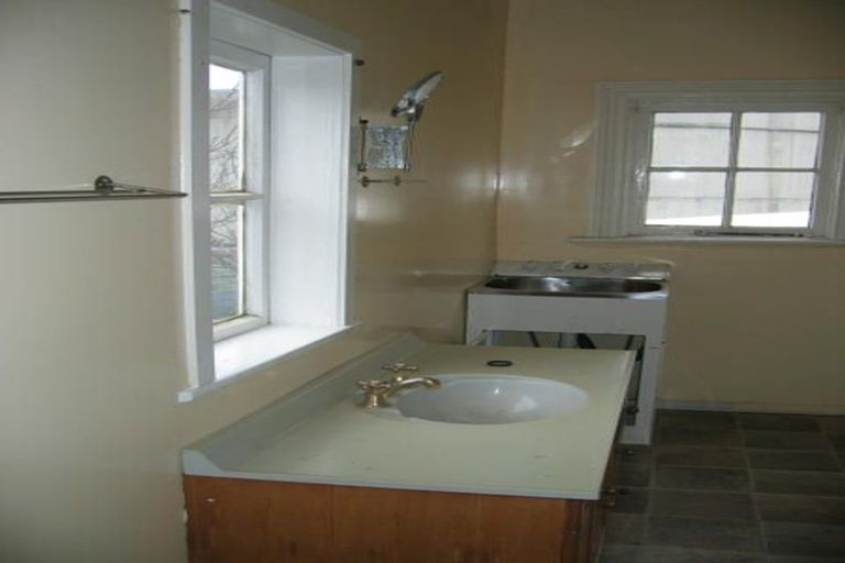 Photo of property in 16 Cruickshank Street, Kilbirnie, Wellington, 6022