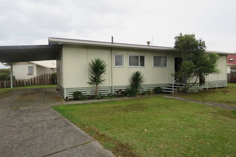 Photo of property in 15 Martin Place, Carters Beach, Westport, 7825