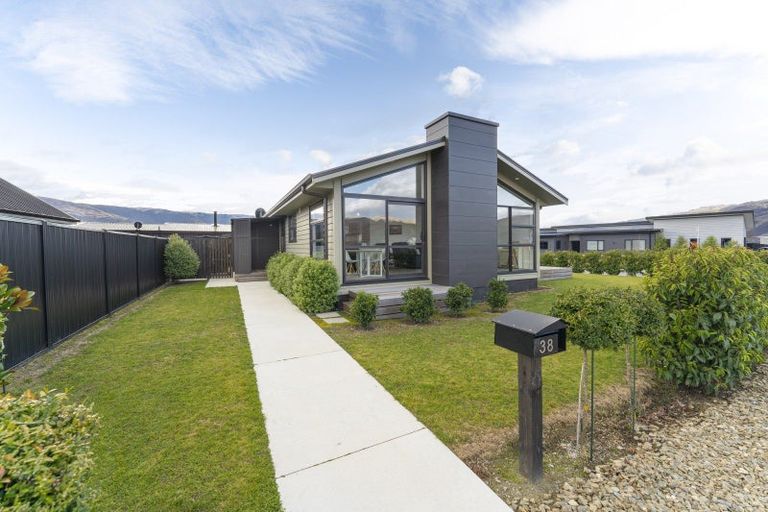 Photo of property in 38 Olds Crescent, Cromwell, 9310