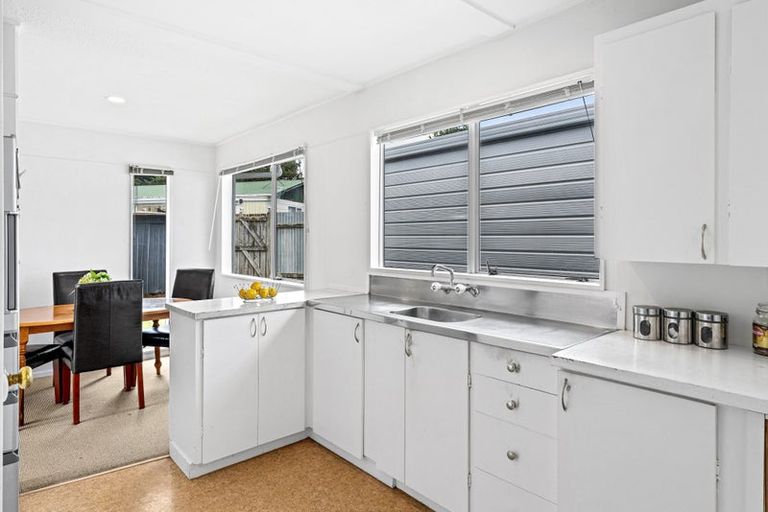 Photo of property in 1 Strathmore Avenue, Levin, 5510