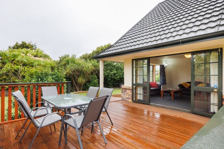 Photo of property in 11 Woodgate Court, Fitzherbert, Palmerston North, 4410