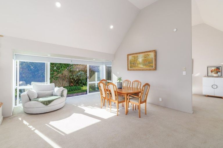 Photo of property in 46 Westgrove Avenue, Avonhead, Christchurch, 8042