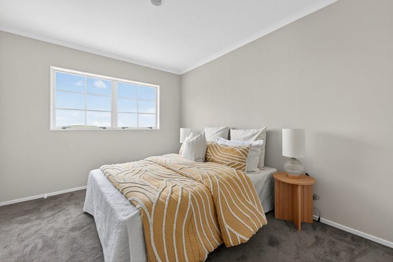 Photo of property in 32 Delmont Close, East Tamaki Heights, Auckland, 2016