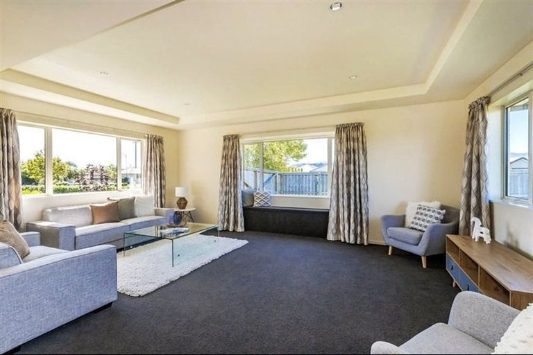 Photo of property in 1 Parklea Avenue, Halswell, Christchurch, 8025