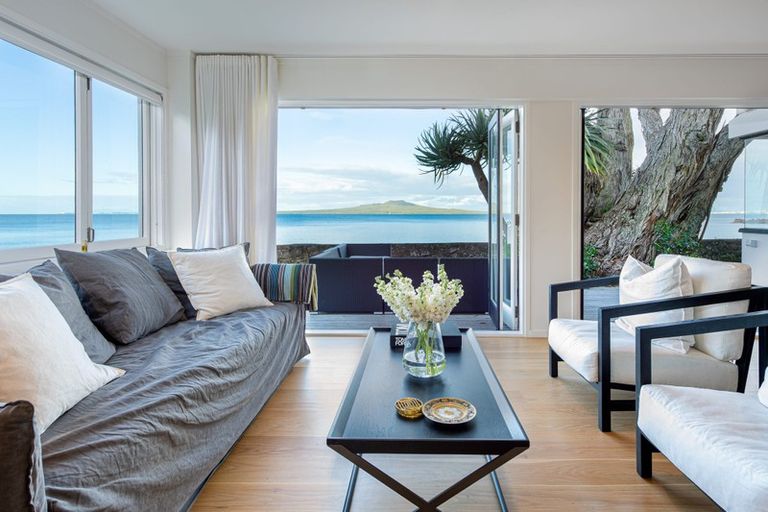 Photo of property in 2/259 Hurstmere Road, Takapuna, Auckland, 0622