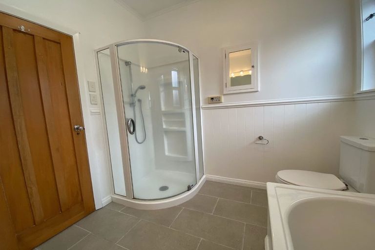 Photo of property in 43 Homebush Road, Khandallah, Wellington, 6035